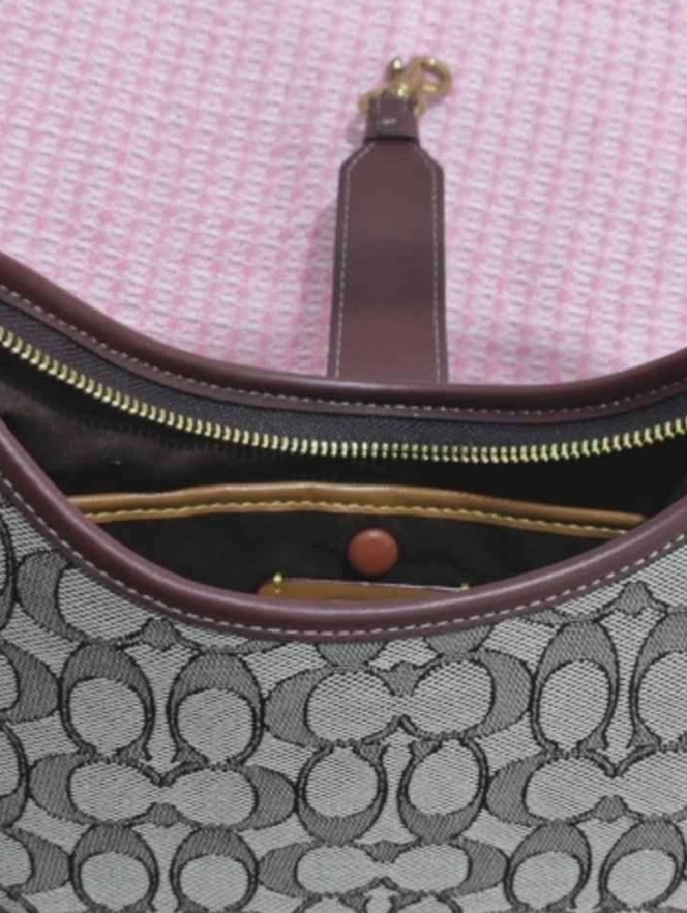Brown Signature-Pattern Shoulder Bag - Picture 11 of 11
